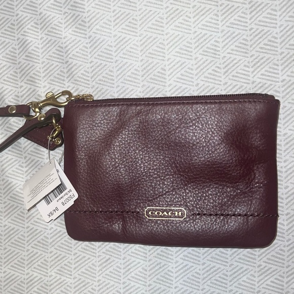 Coach Campbell Wristlet in bordeaux - Picture 1 of 3